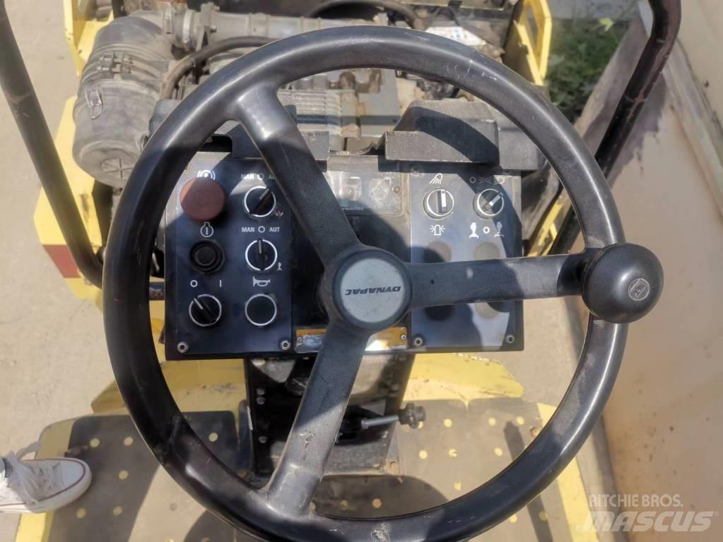 Dynapack cc142 Грунтовые катки