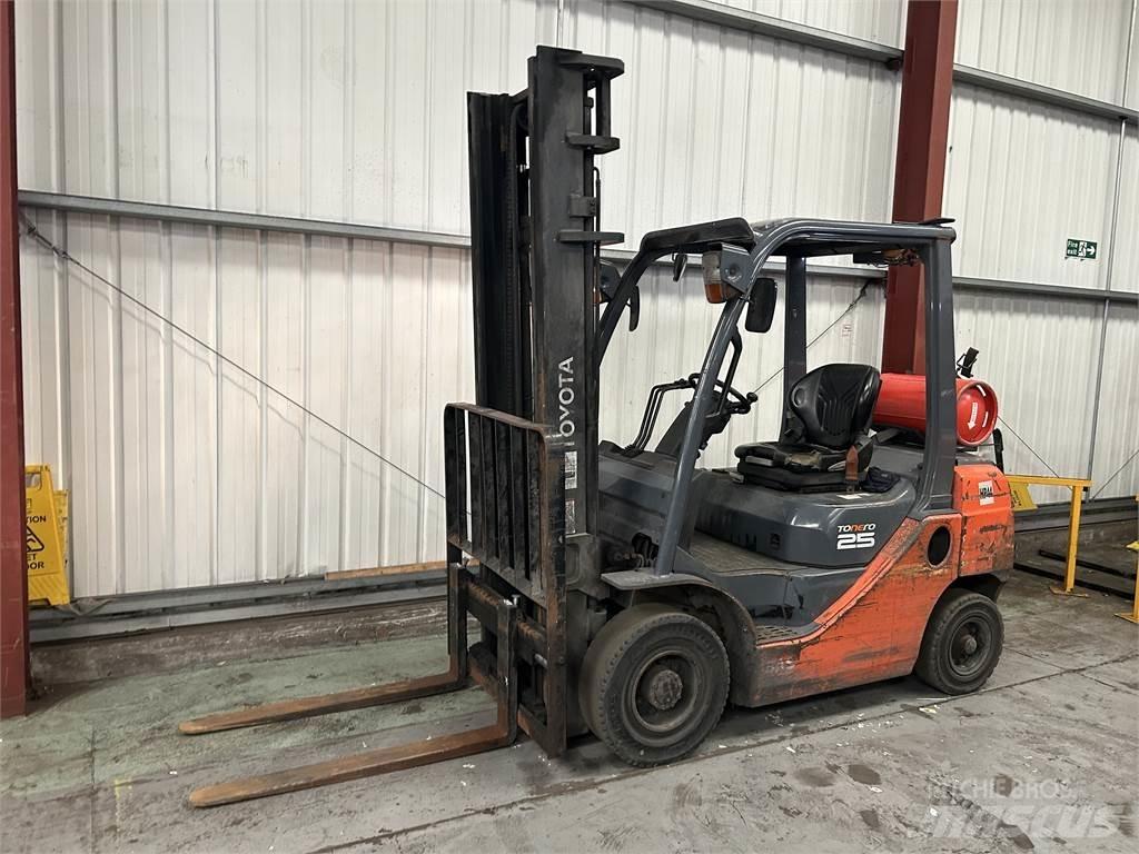 Toyota 02-8FGF25 Газовые погрузчики