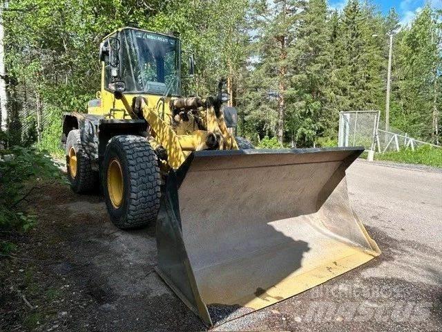 Komatsu WA 180-3 Фронтальные погрузчики