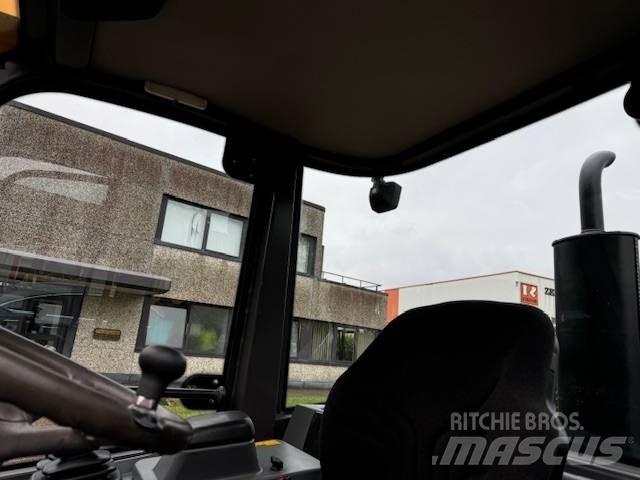 Volvo L 25 F Фронтальные погрузчики