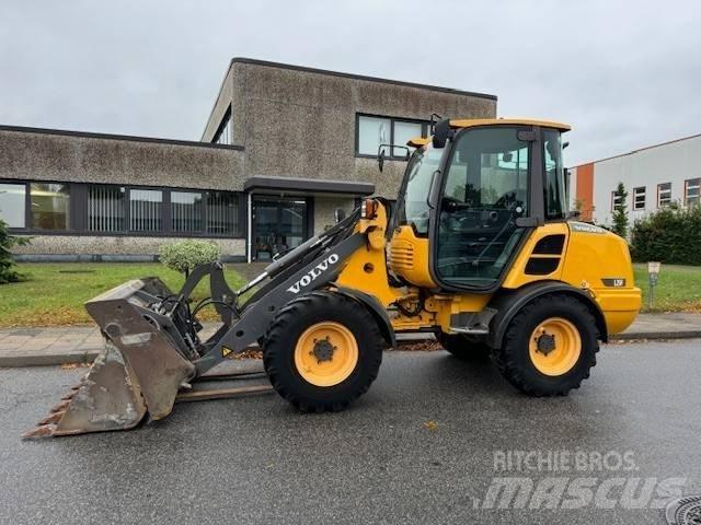 Volvo L 25 F Фронтальные погрузчики
