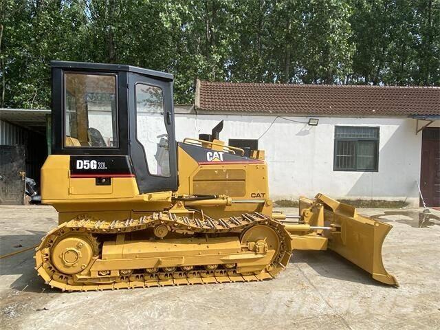 CAT D5G Гусеничные бульдозеры