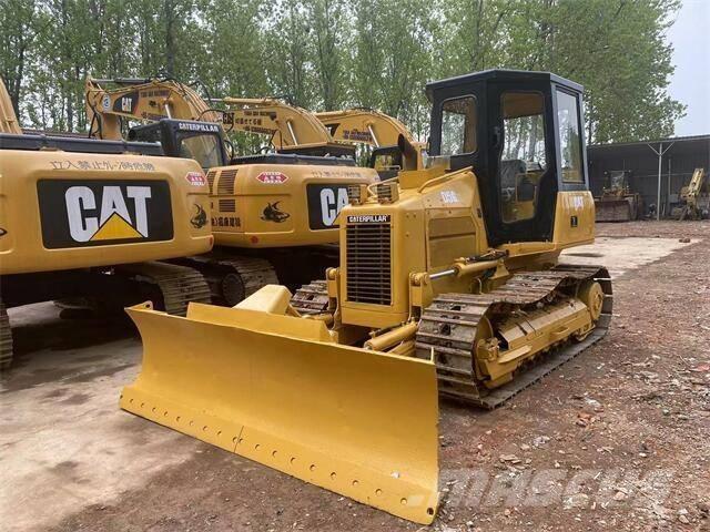CAT D5G Гусеничные бульдозеры