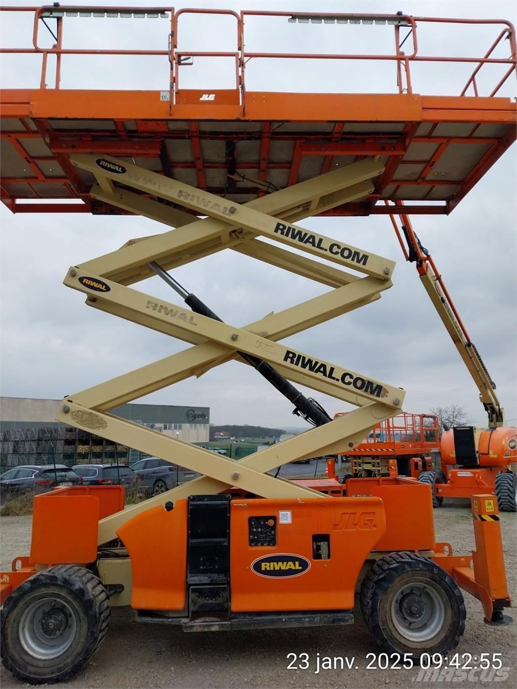 JLG 3394RT Ножничные подъемники