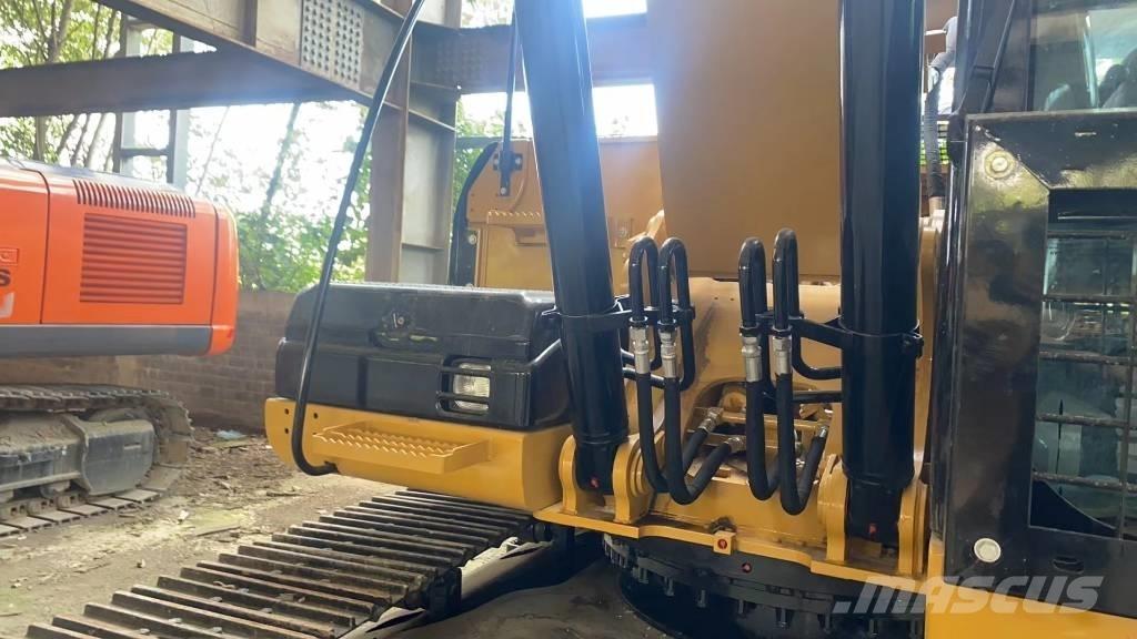 CAT 320D2L Гусеничные экскаваторы