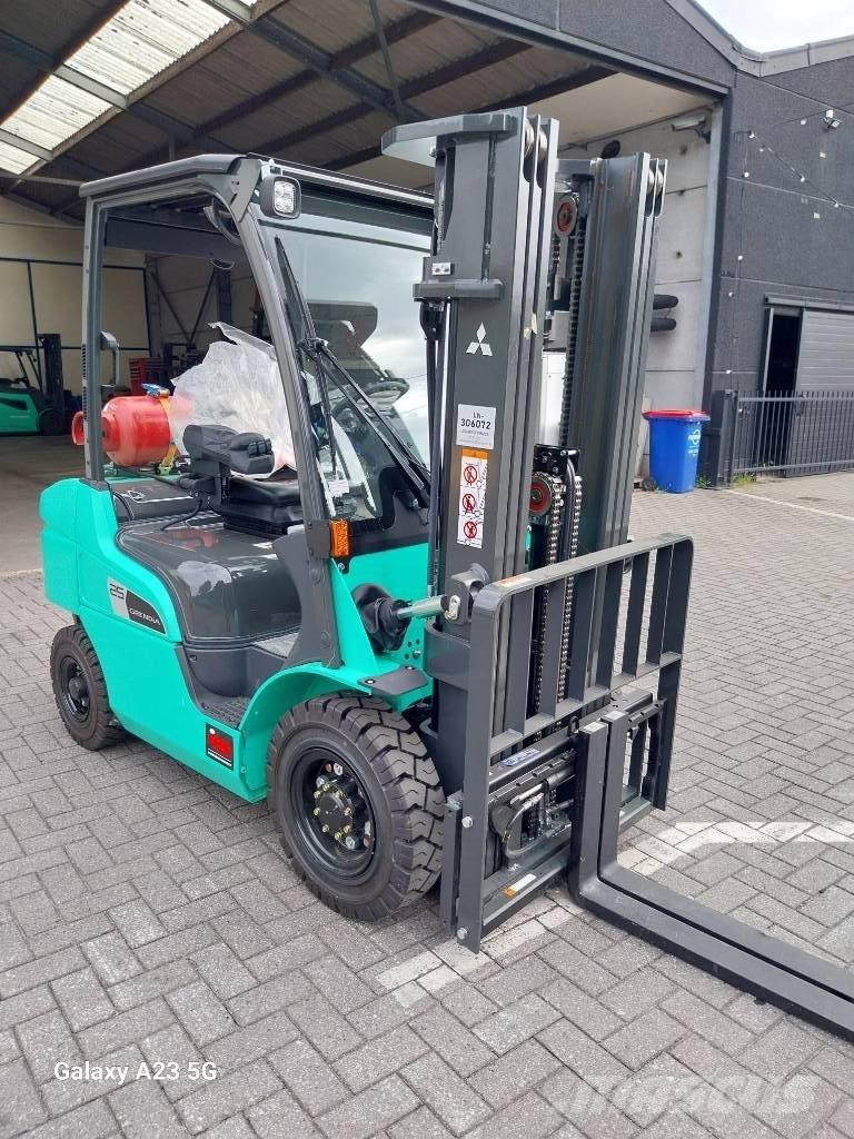 Mitsubishi FG 25 N Газовые погрузчики