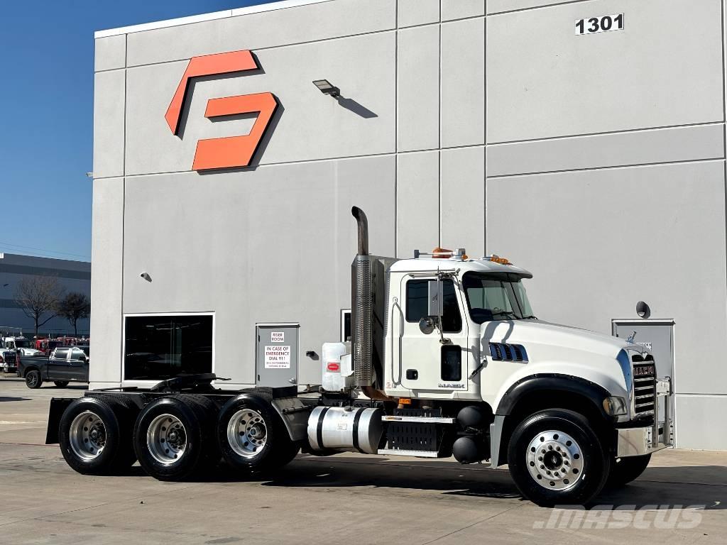 Mack GU713 Седельные тягачи