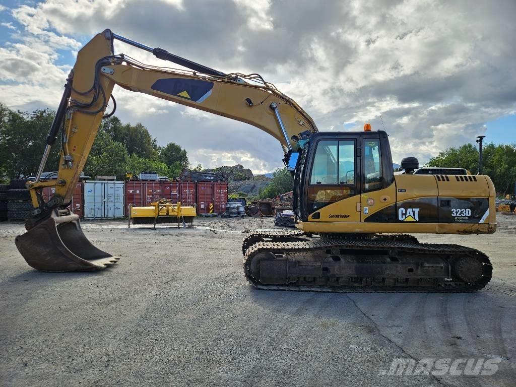 CAT 323 Гусеничные экскаваторы