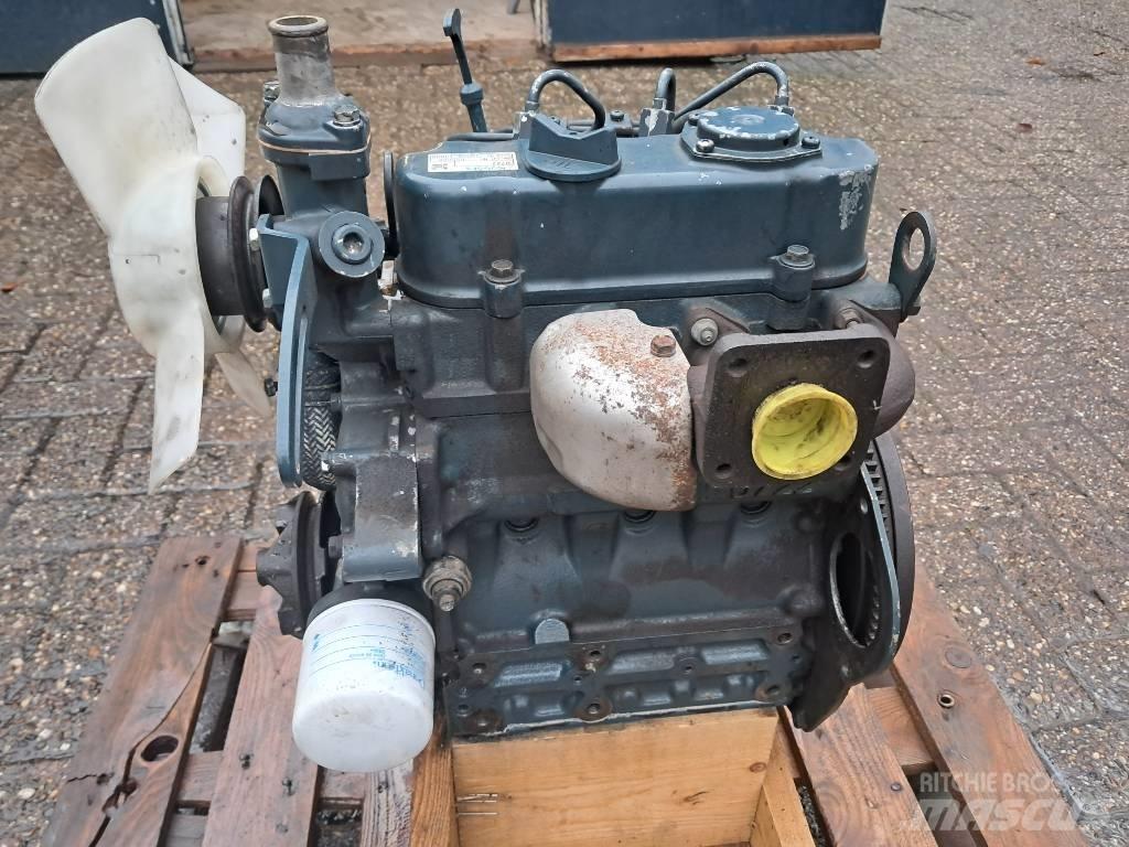 Kubota D722 Двигатели