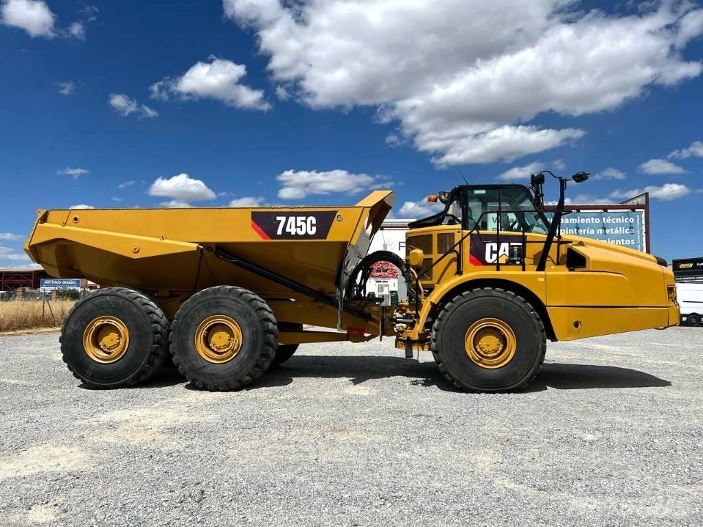CAT 745 C Шарнирно-сочленённые самосвалы