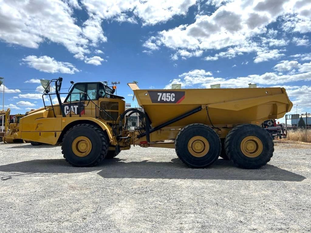 CAT 745 C Шарнирно-сочленённые самосвалы