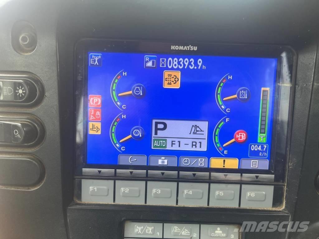 Komatsu 65 PX-17 Гусеничные бульдозеры