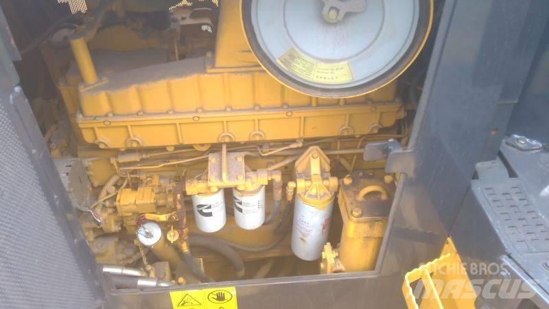 Shantui SD 32 Гусеничные бульдозеры