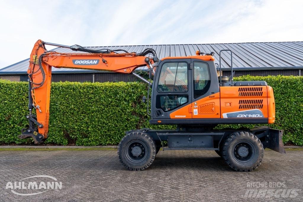 Doosan DX140W-5 Колёсные экскаваторы