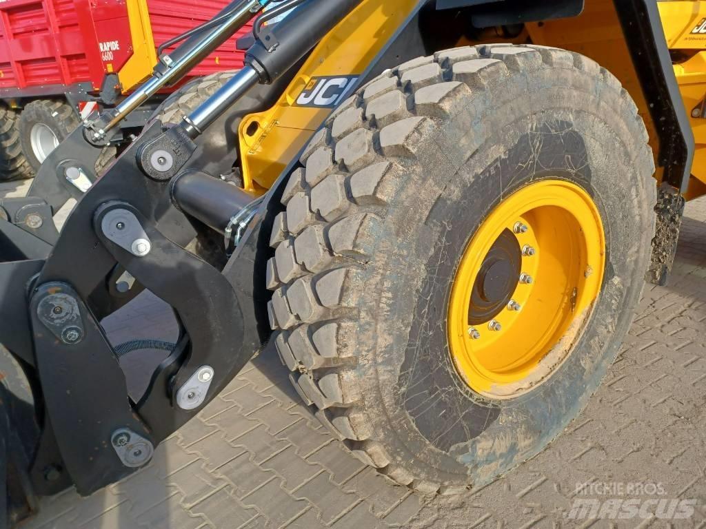 JCB 427 HT Фронтальные погрузчики