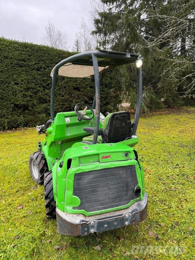 Avant 528 Многофункциональные сельскохозяйственные погрузчики