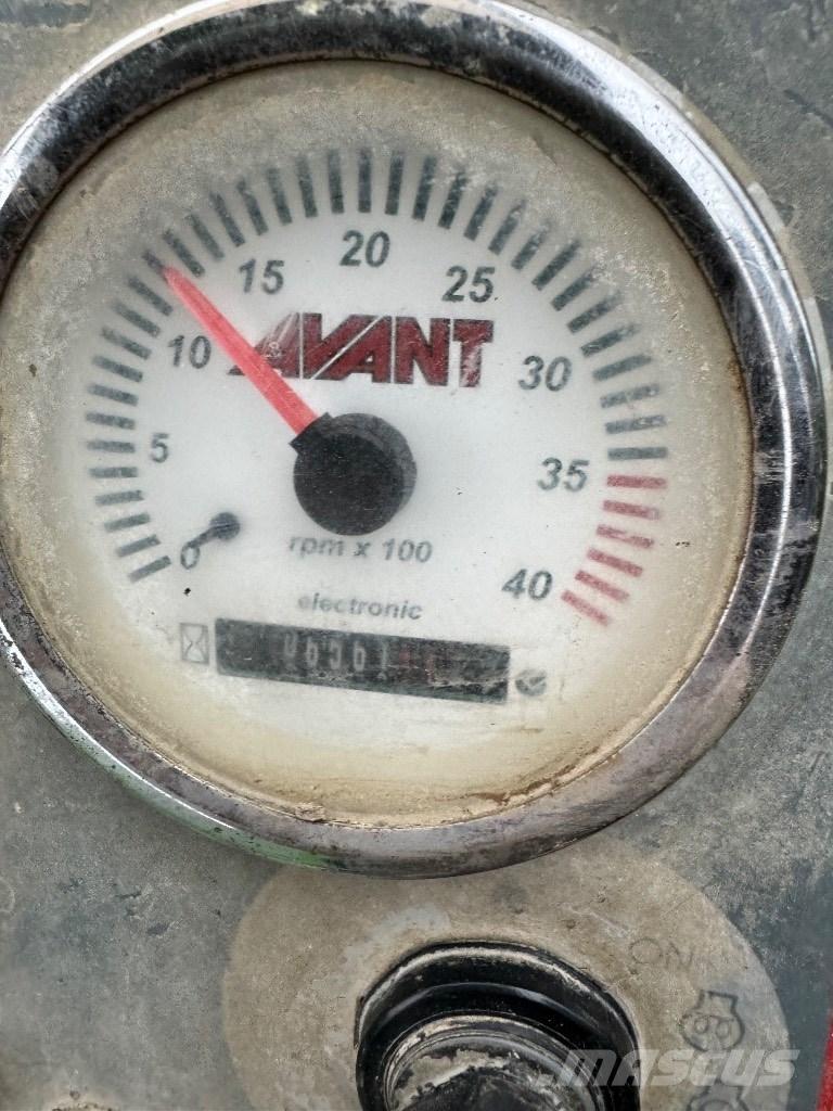 Avant 528 Многофункциональные сельскохозяйственные погрузчики