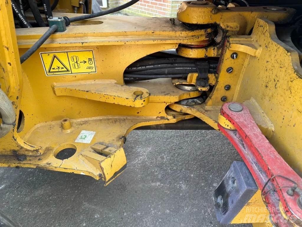 CAT 907M Фронтальные погрузчики