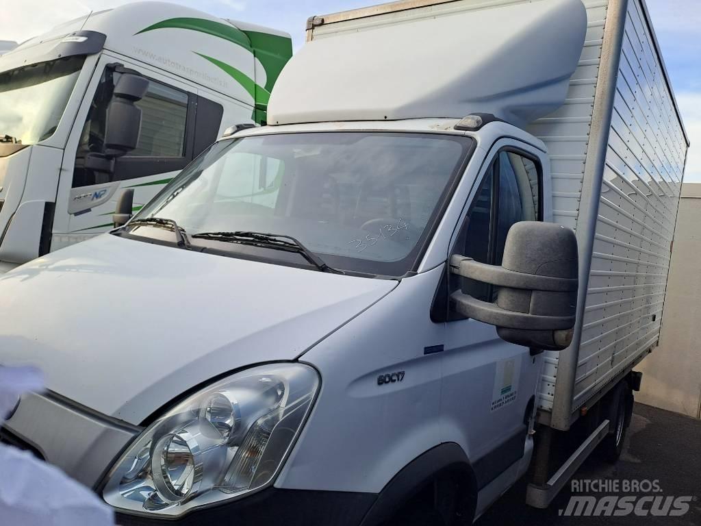 Iveco DAILY 60C17 Грузовики-Фургоны