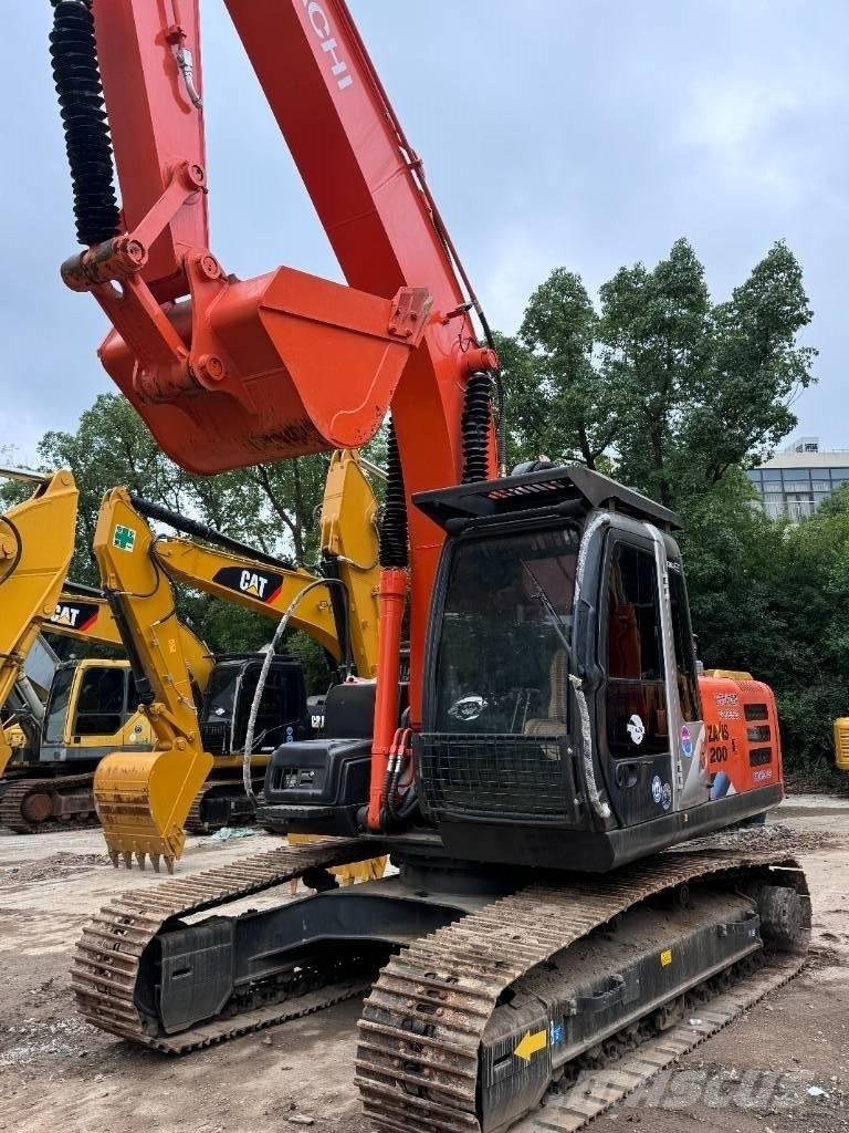 Hitachi ZX 200 Гусеничные экскаваторы