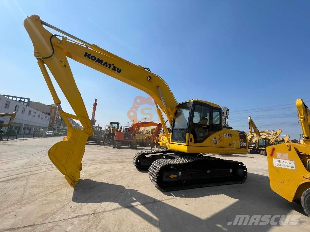 Komatsu PC 220 Гусеничные экскаваторы