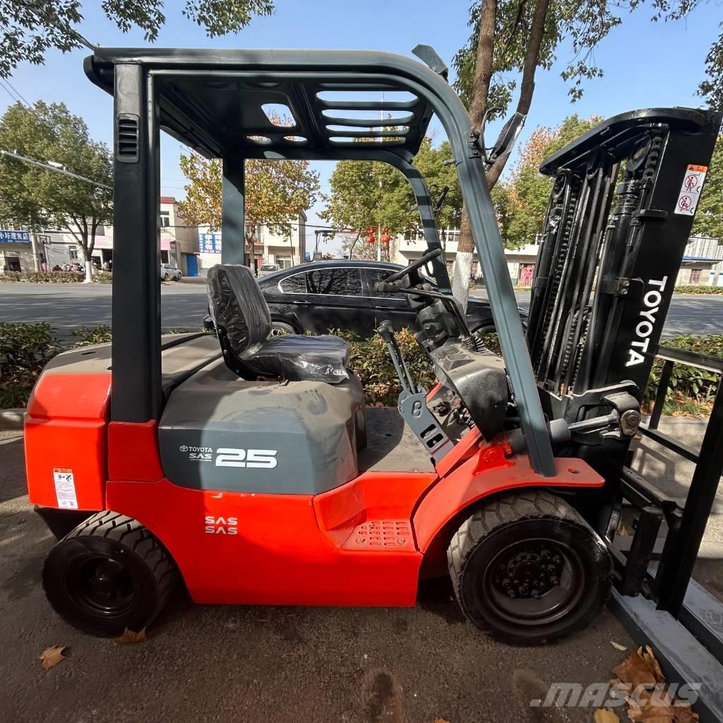 Toyota 2.5t Дизельные погрузчики