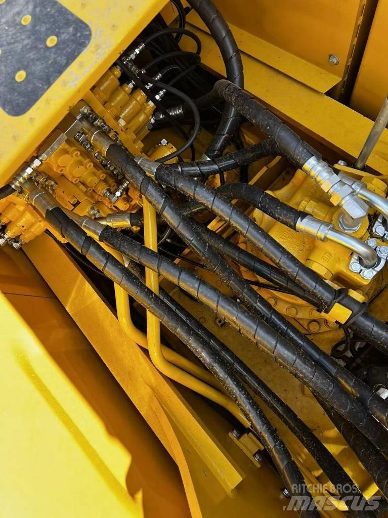Komatsu PC 200-8N1 Гусеничные экскаваторы