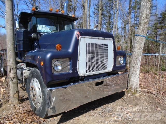 Mack RS797LST Грузовые эвакуаторы