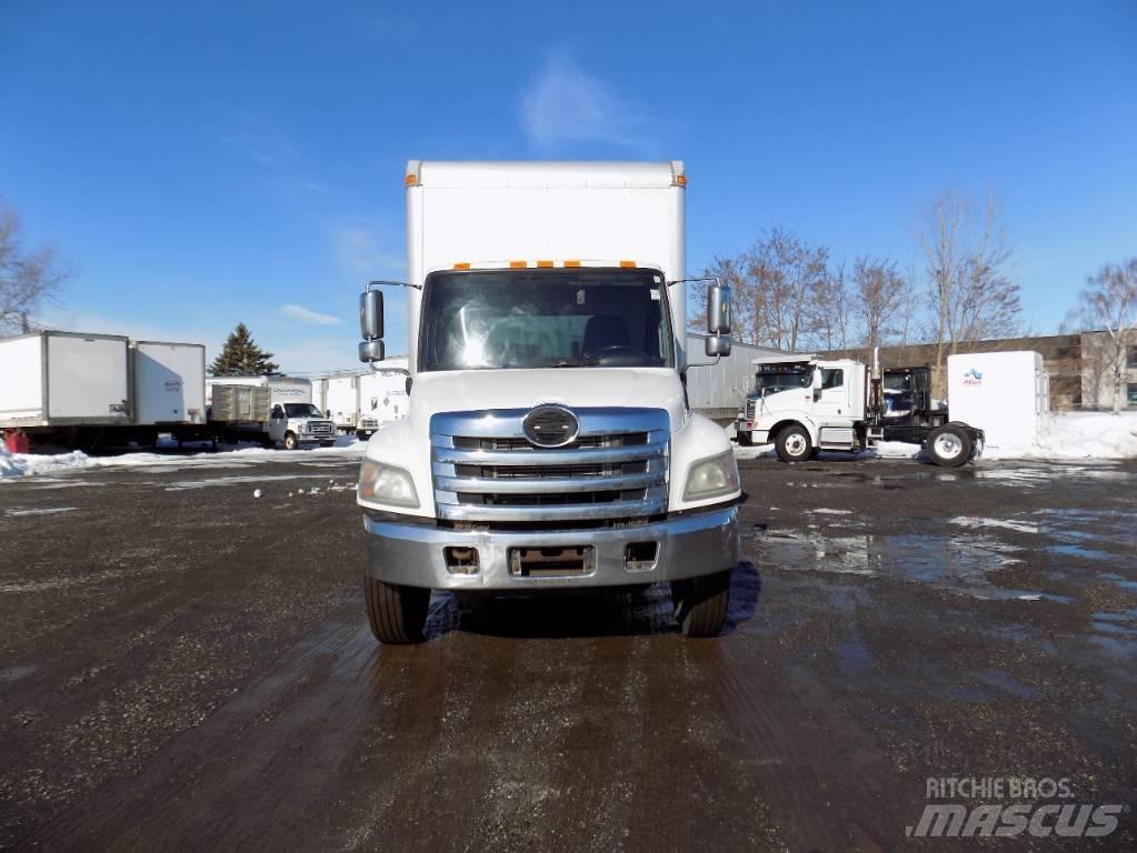 Hino 358 Изотермический фургон