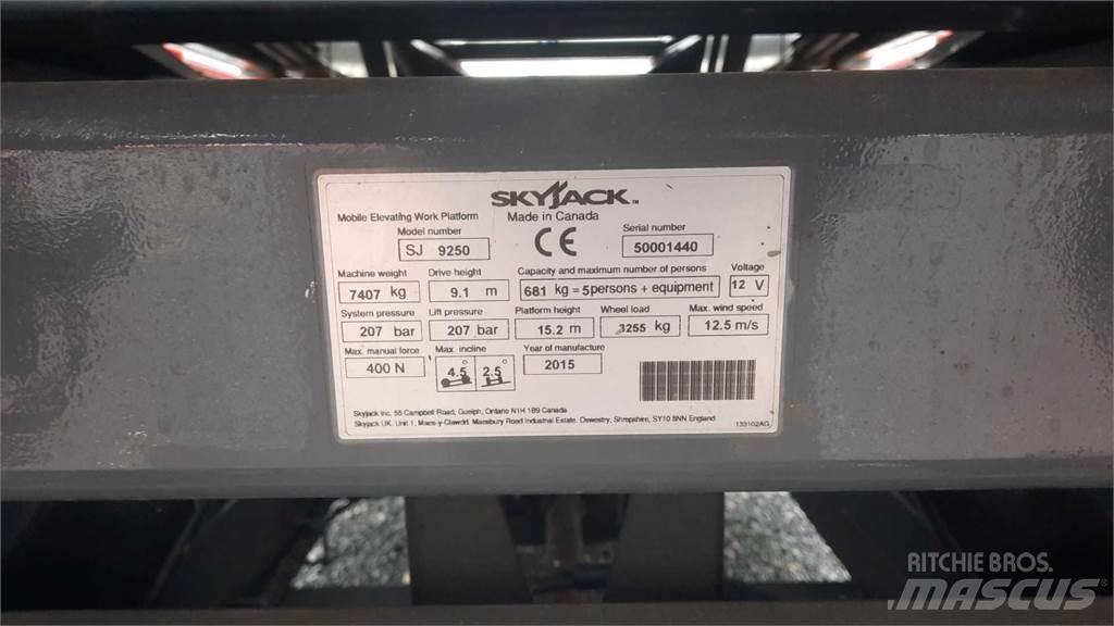 SkyJack 9250RT Ножничные подъемники