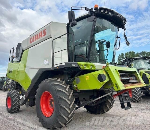 CLAAS TRION 520 Зерноуборочные комбайны