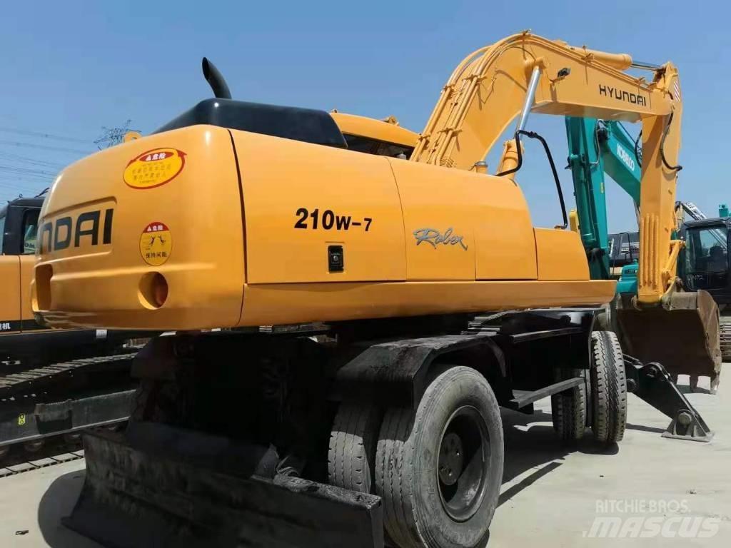 Hyundai R210W-7 Колёсные экскаваторы