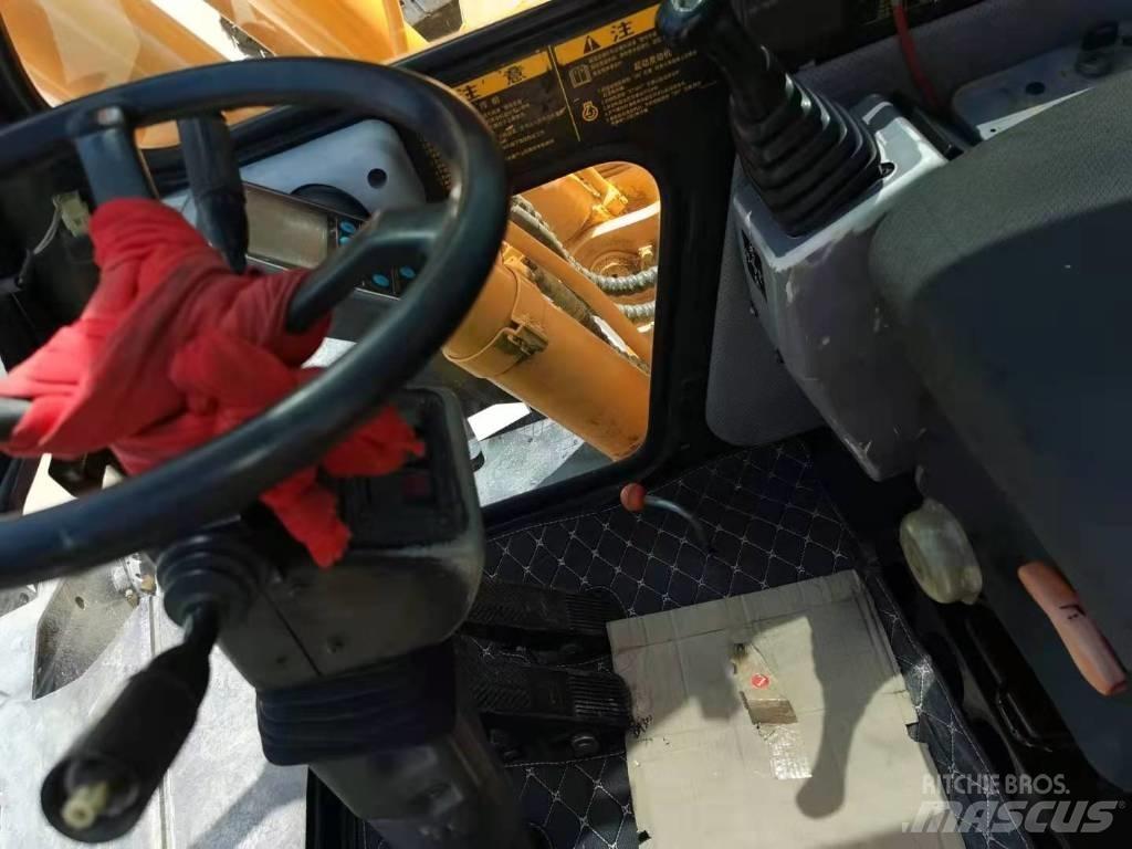 Hyundai R210W-7 Колёсные экскаваторы