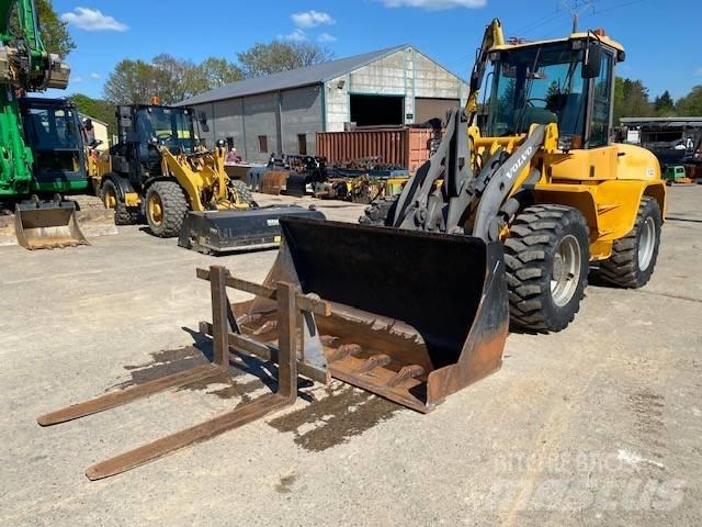 Volvo L 40 B TP Фронтальные погрузчики