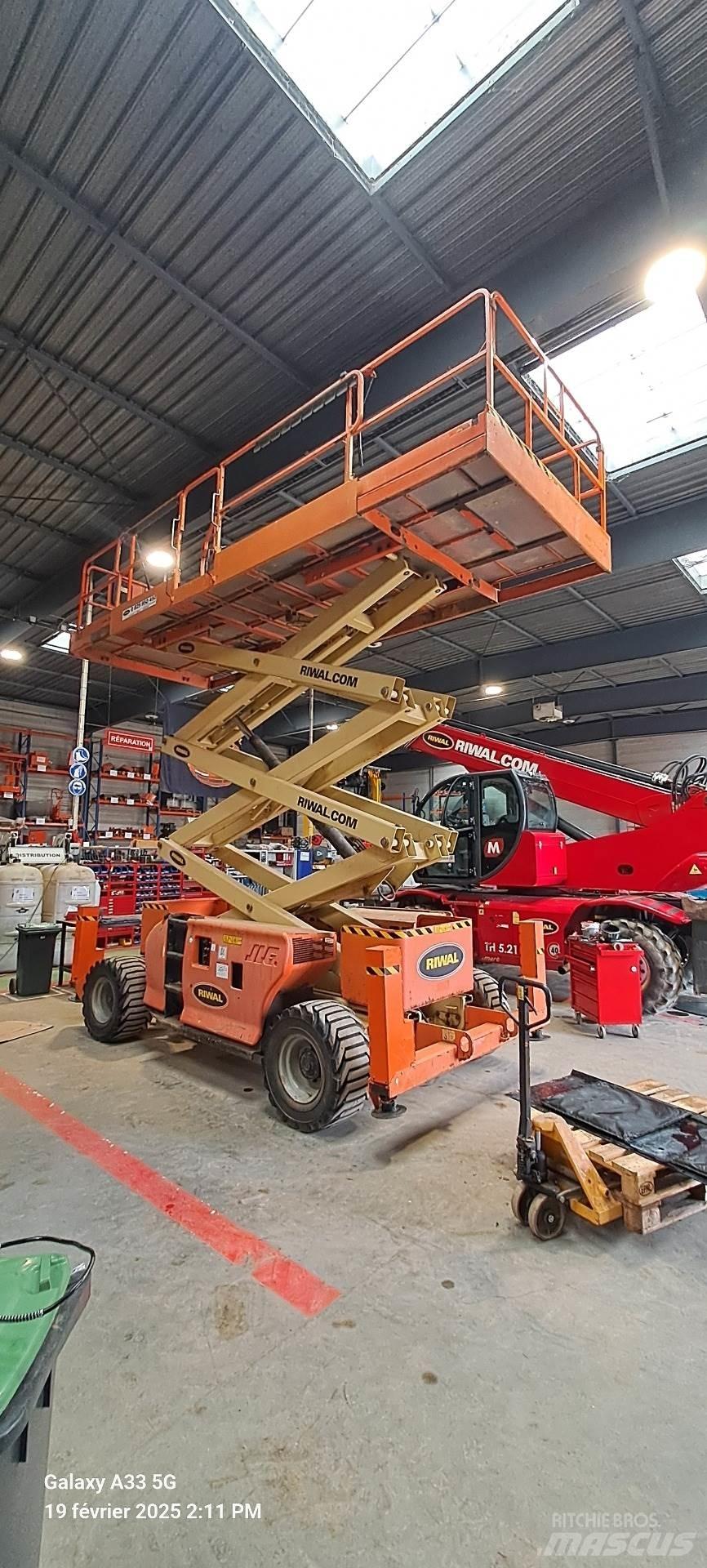 JLG 3394RT Ножничные подъемники