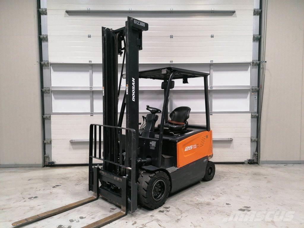Doosan B25X-7 Электропогрузчики
