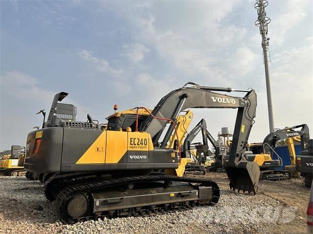 Volvo EC240 Гусеничные экскаваторы
