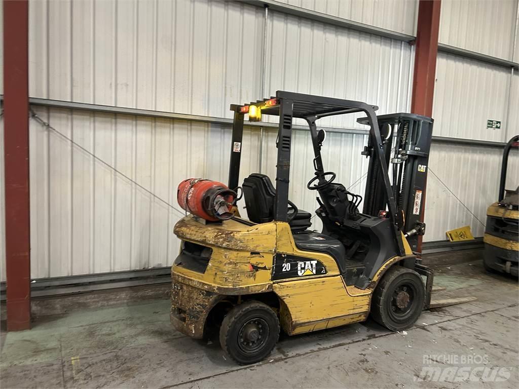 CAT GP25NT Газовые погрузчики