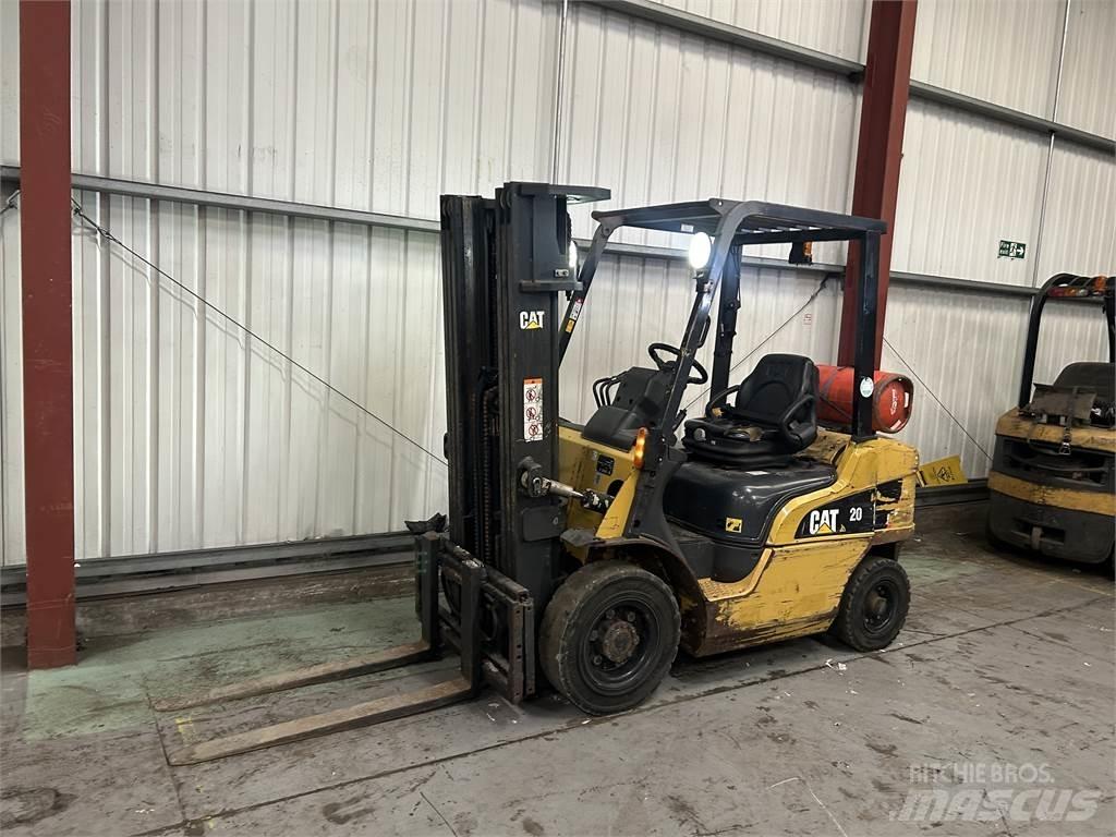 CAT GP25NT Газовые погрузчики