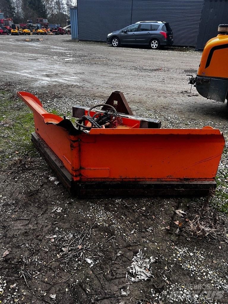 Pronar PUV 2800 Снежные отвалы и плуги