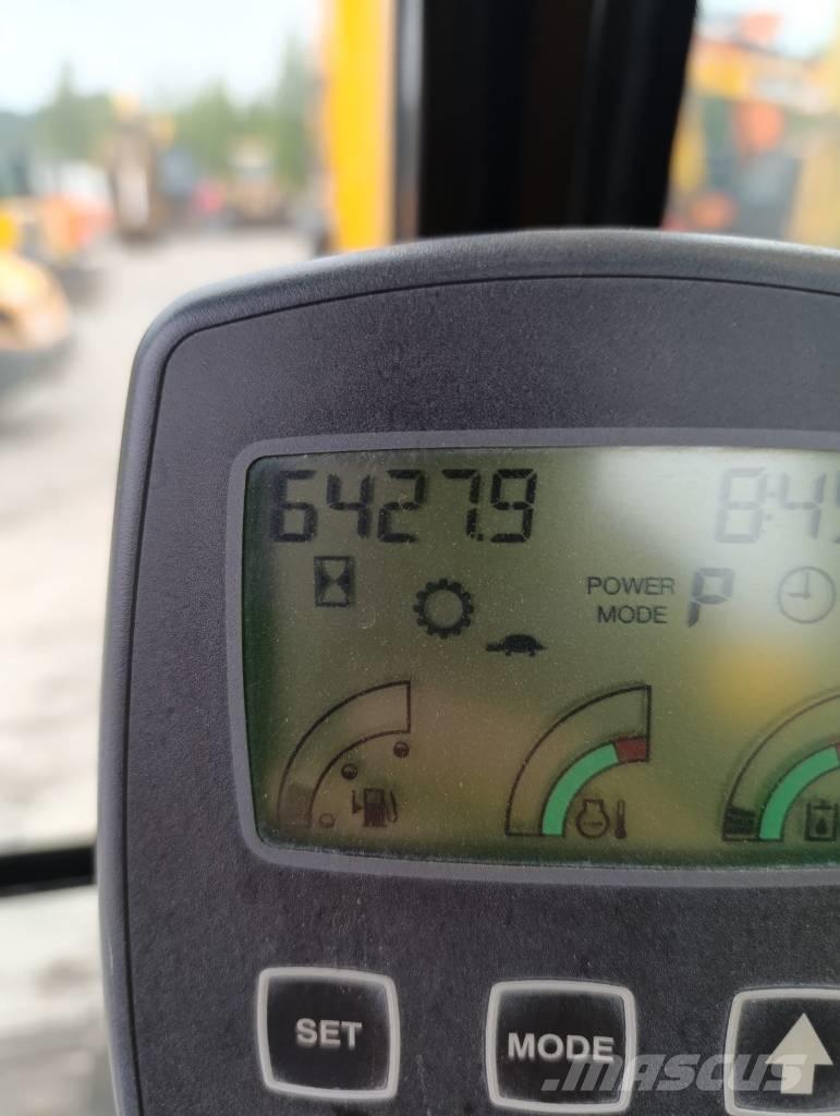 JCB JS 260 LC Гусеничные экскаваторы