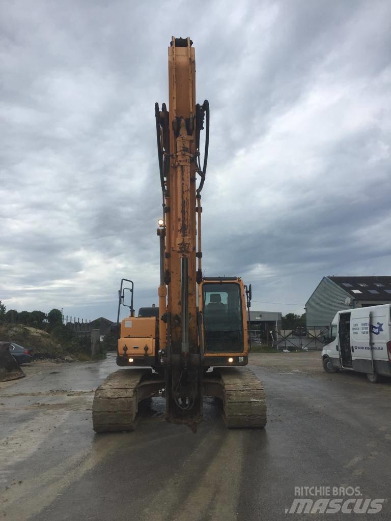 Hyundai Robex 220 LC Гусеничные экскаваторы