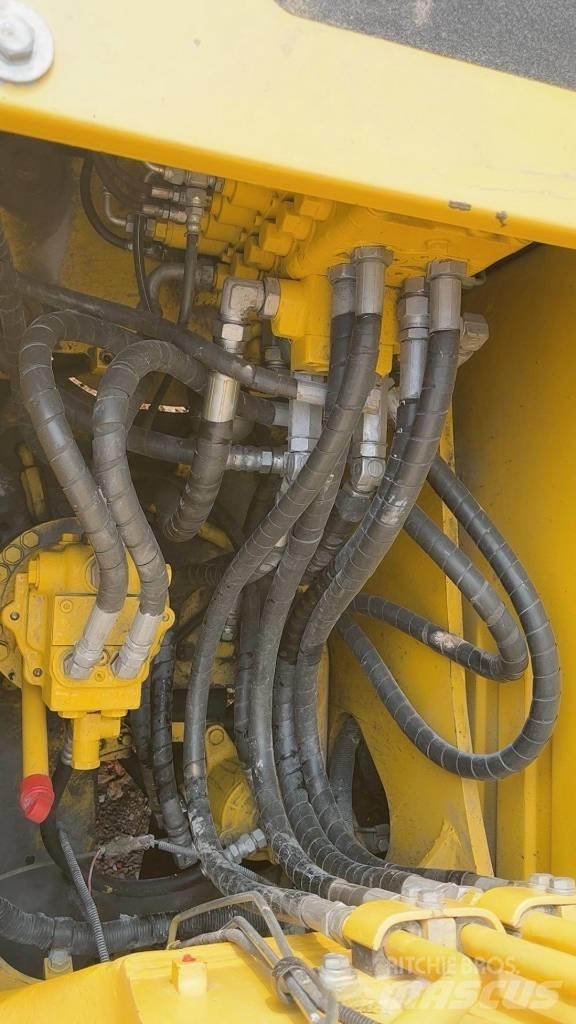 Komatsu PC 130-8 Гусеничные экскаваторы