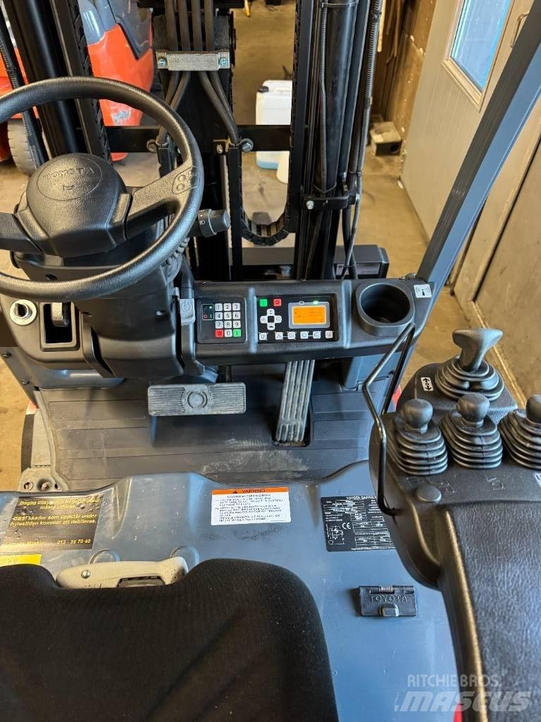 Toyota truck 8FBE15T Электропогрузчики