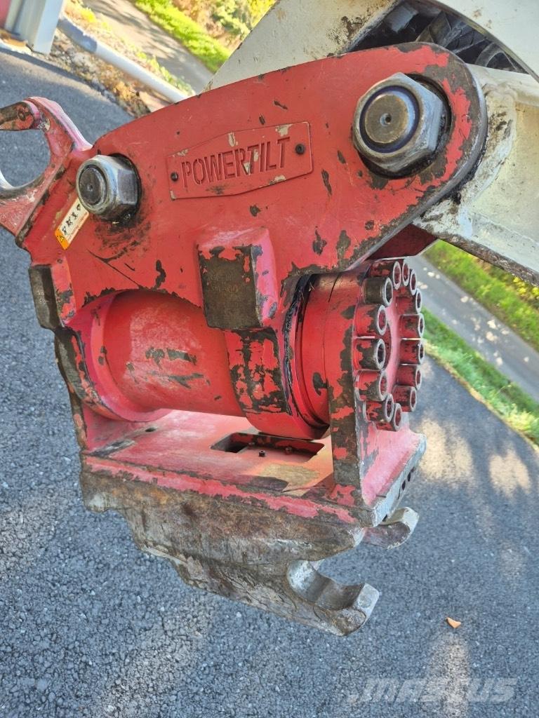 Takeuchi TB 295 W Колёсные экскаваторы