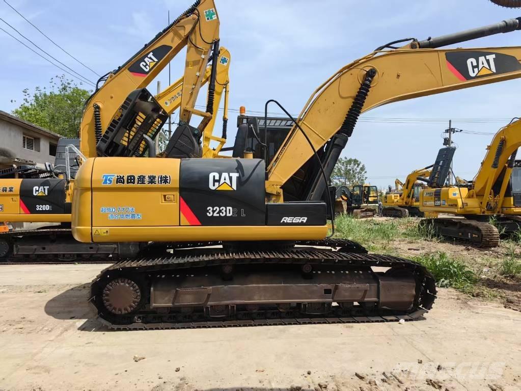 CAT 323 D Гусеничные экскаваторы