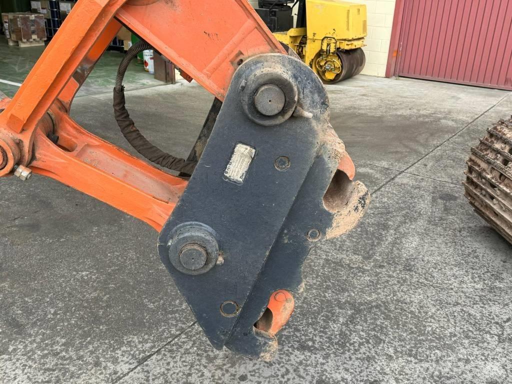 Hitachi ZX 210 LC-6 Гусеничные экскаваторы