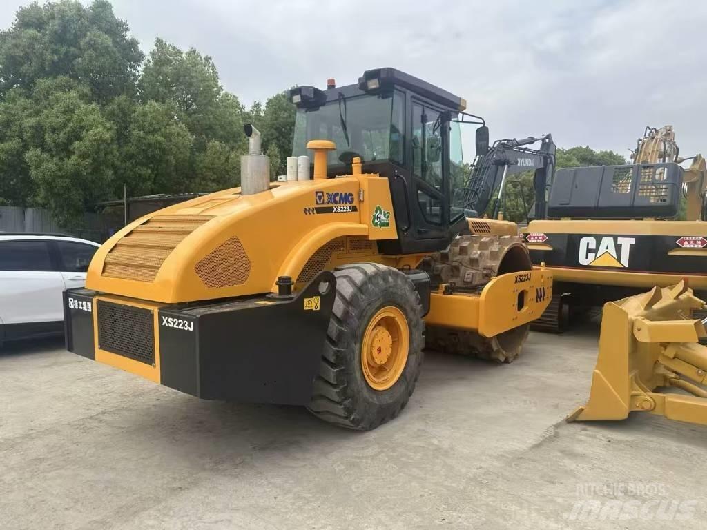 XCMG XS 223 J Грунтовые катки