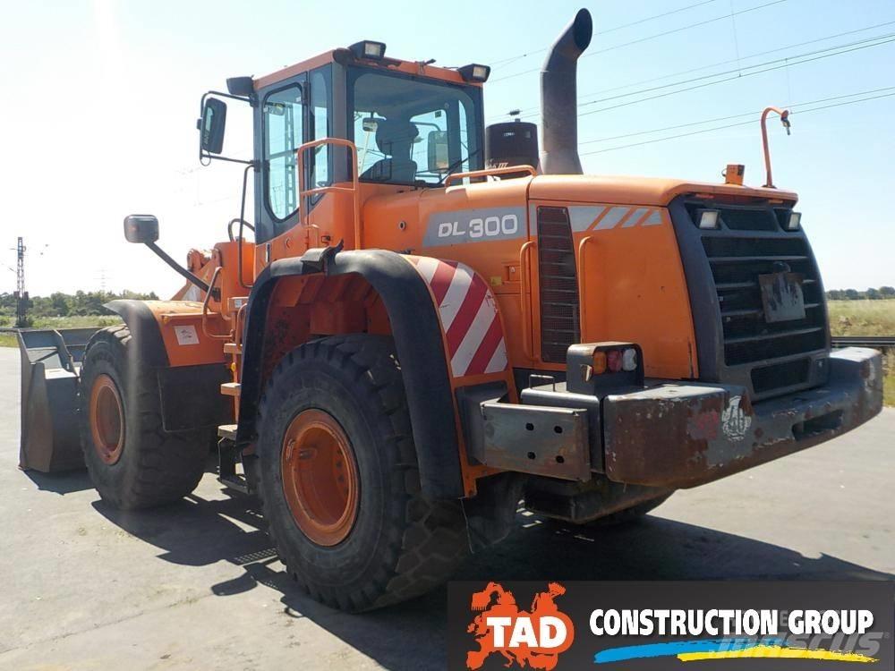 Doosan DL 300 Фронтальные погрузчики