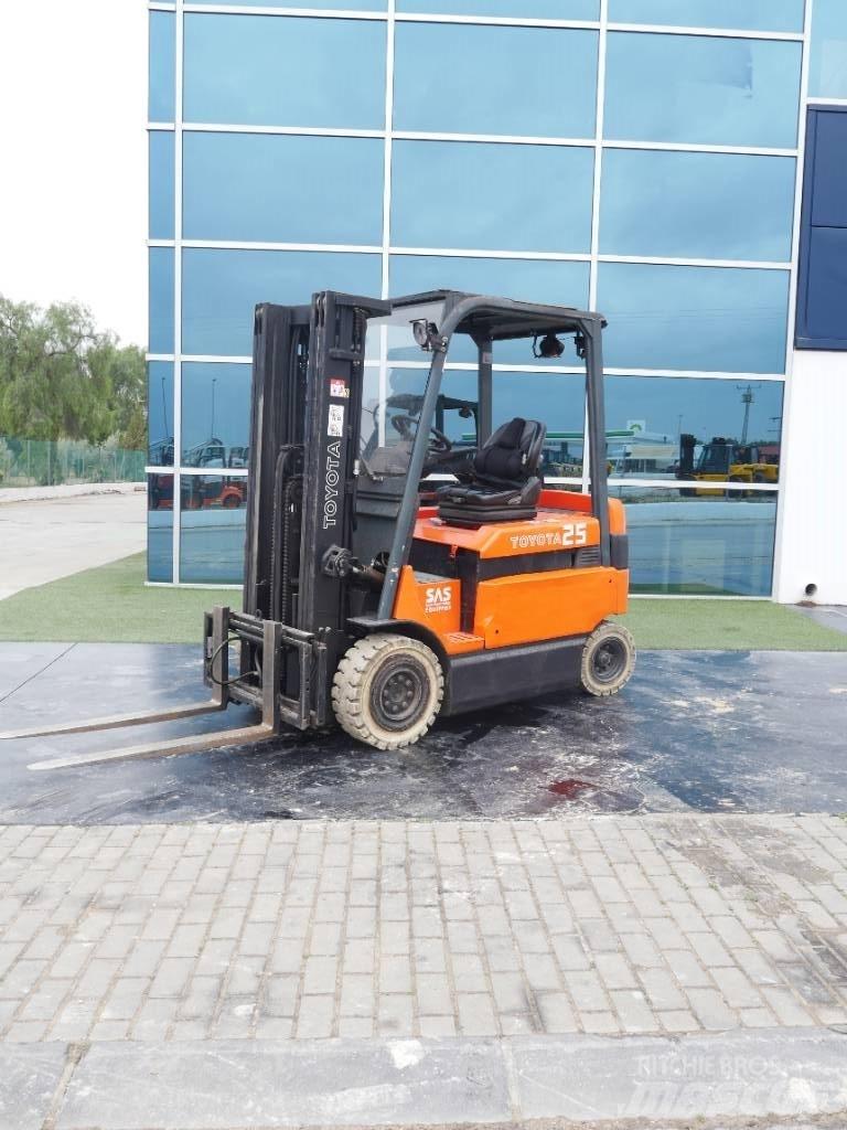 Toyota 7 FBMF 25 Электропогрузчики